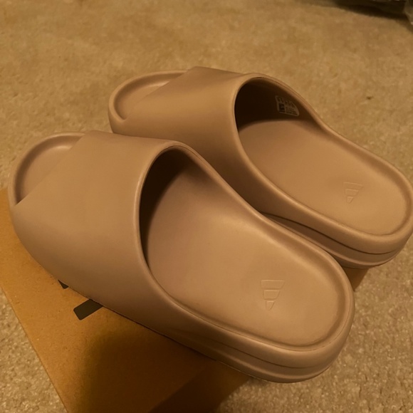 Yeezy Slides main image 5